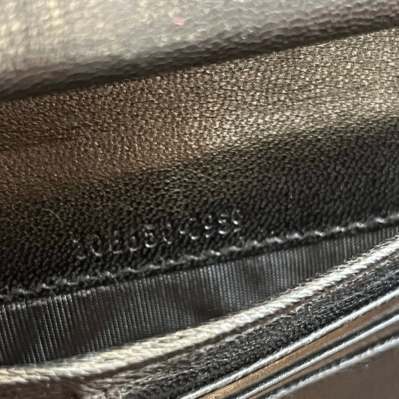 Gucci Vintage Rare Long Bifold Black Leather Clutch Wallet Signature GG Kisslock - Picture 2 of 11